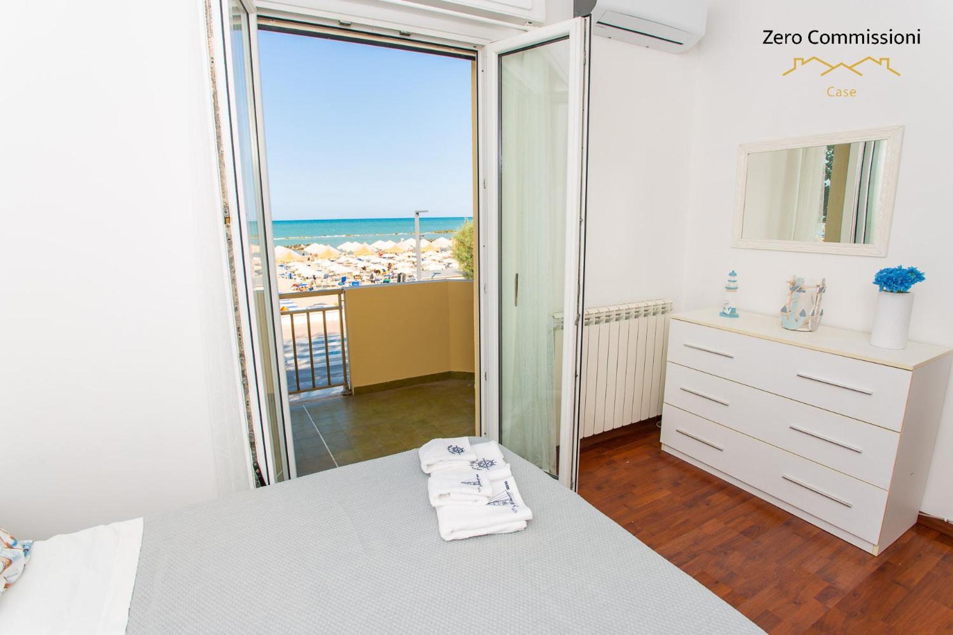 Palm Beach House - Vista Mare Montesilvano Marina Exterior foto